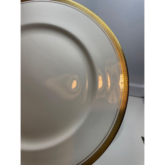 set of 4 Aynsley Elizabeth, Gold Laurel, Smooth: Dinner Plate (s), 10 1/2" - Picture 3 of 11